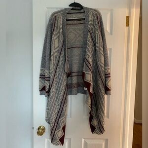Gray Patterned Tapered Cardigan